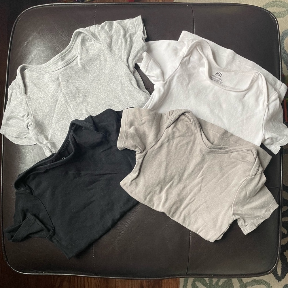 H&M Bundle of 4 Organic Cotton Short Sleeve T-Shirts